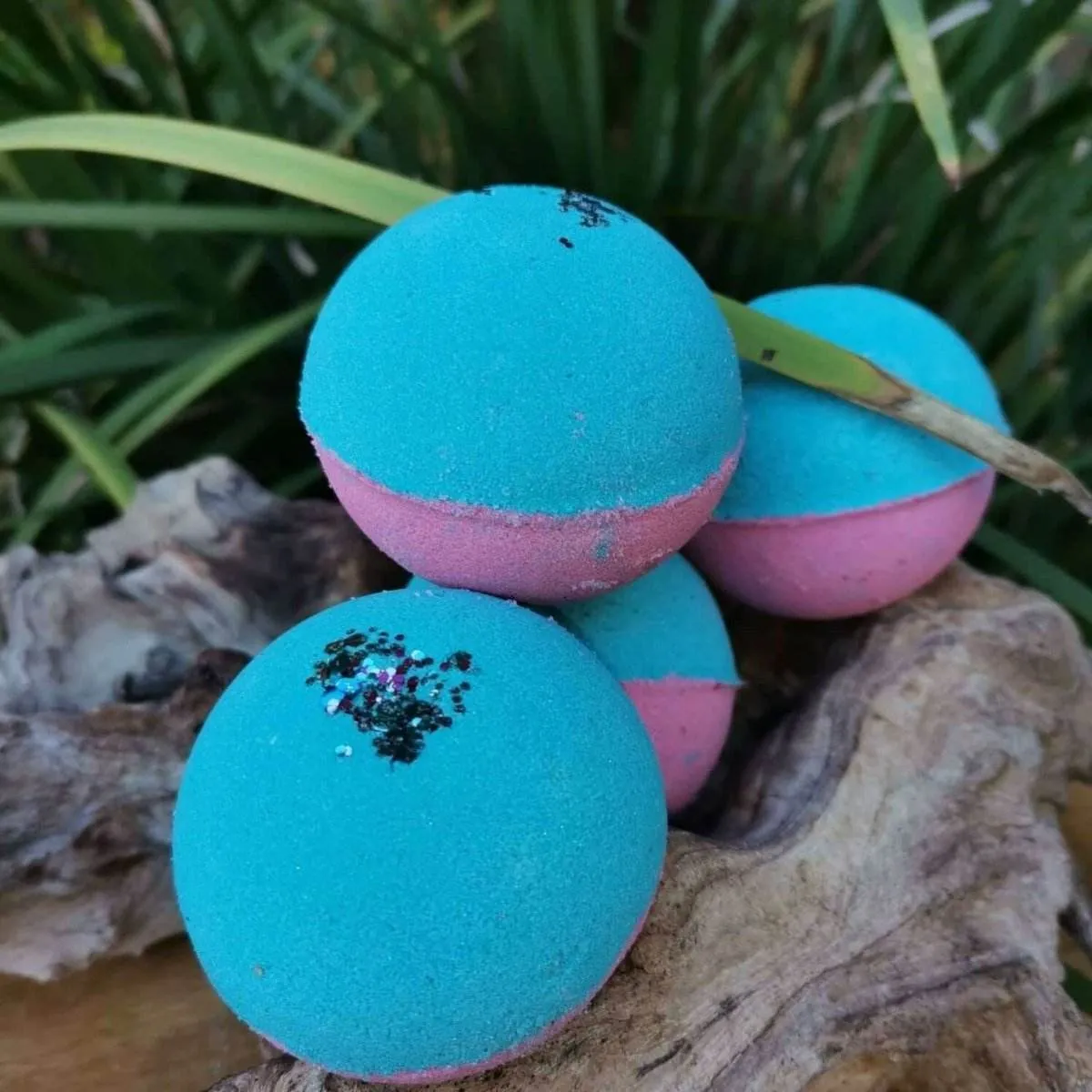 BATH BOMB:  Bubblegum