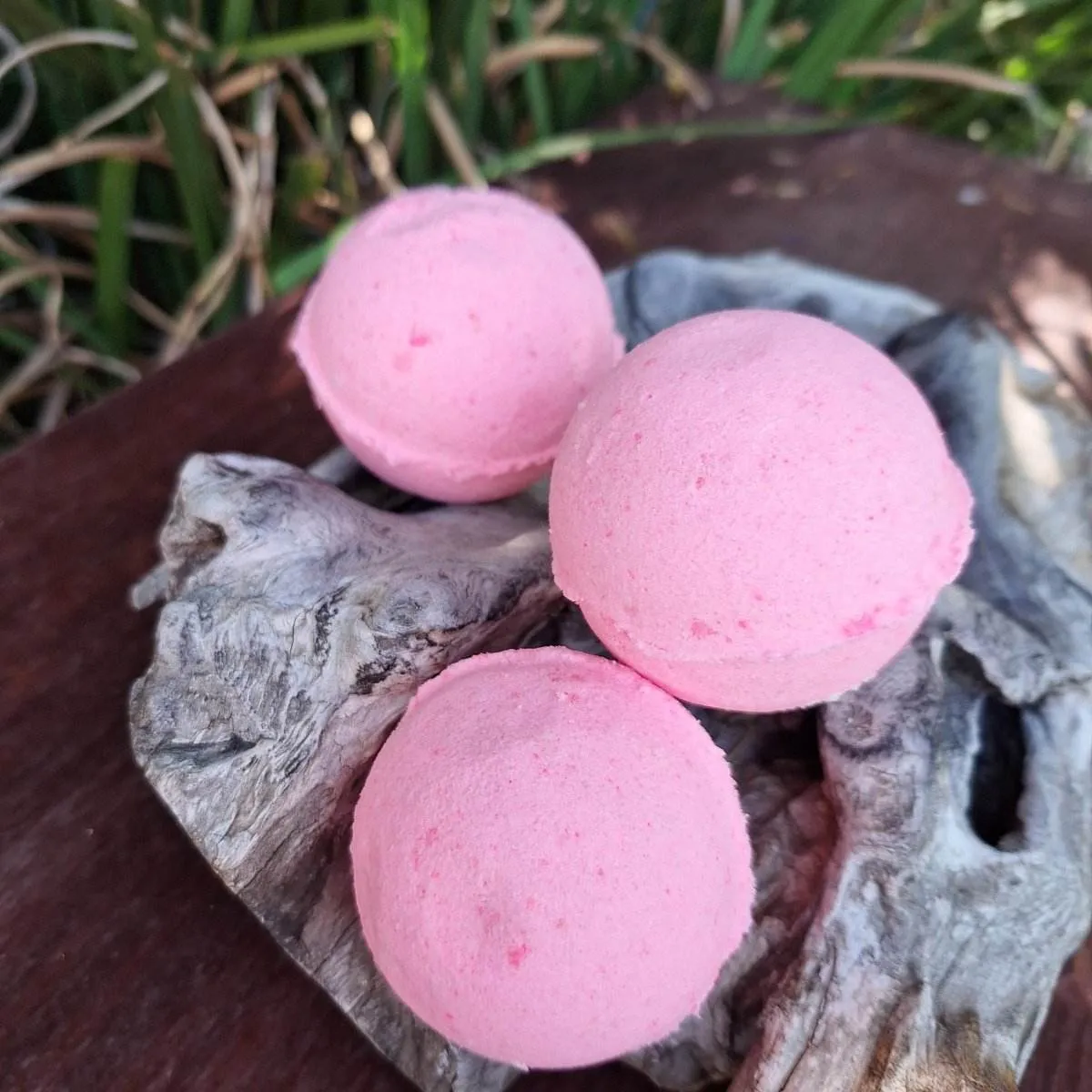 BATH BOMB:  Sparkling Rose