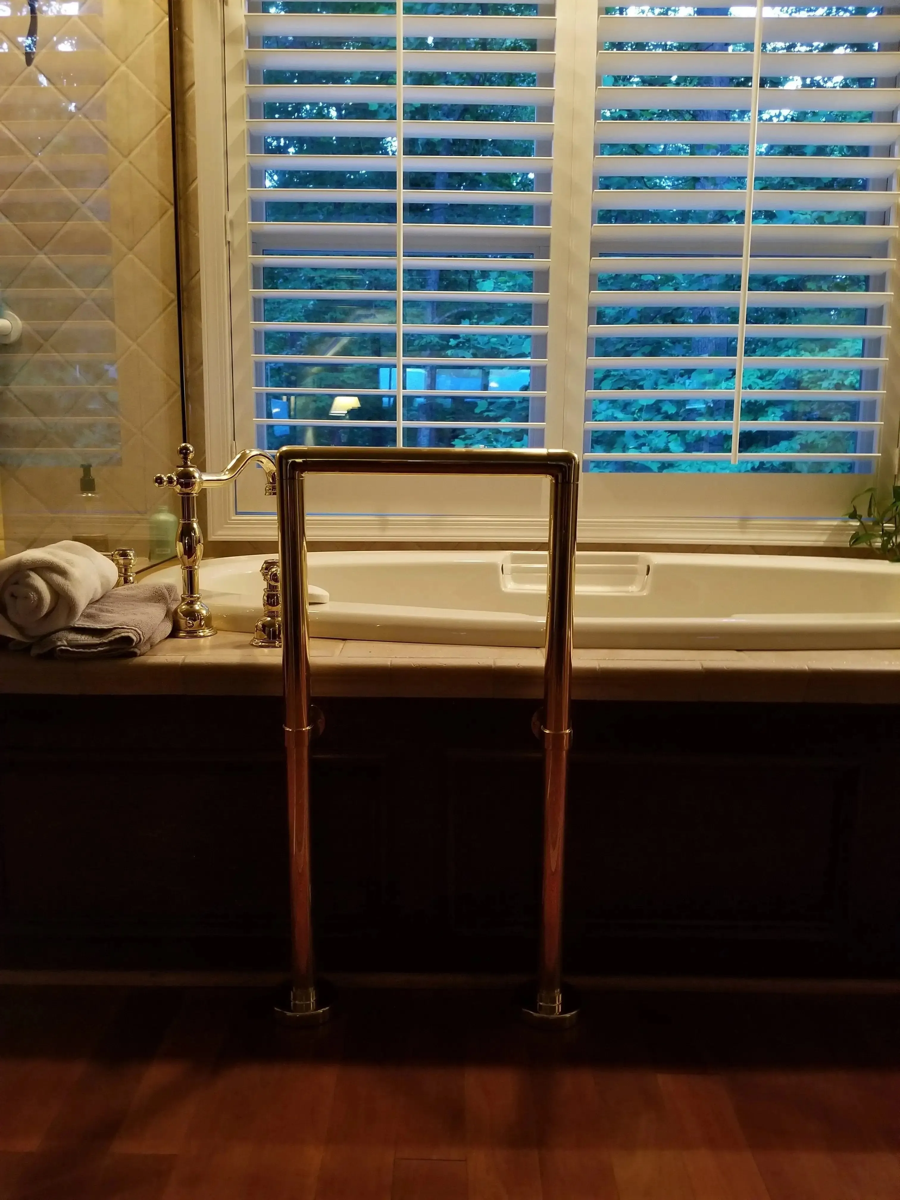 Flush Elbow for 1-1/2" Diameter Tubing