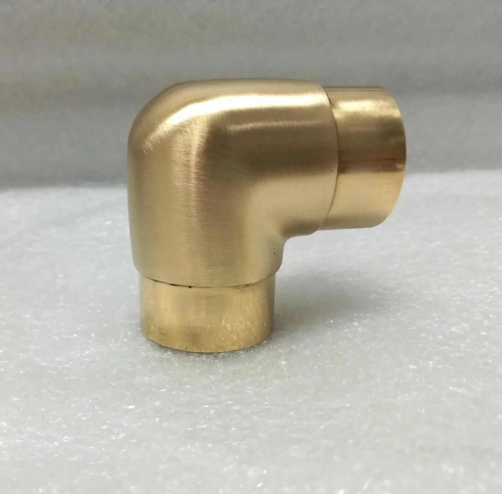 Flush Elbow for 1-1/2" Diameter Tubing