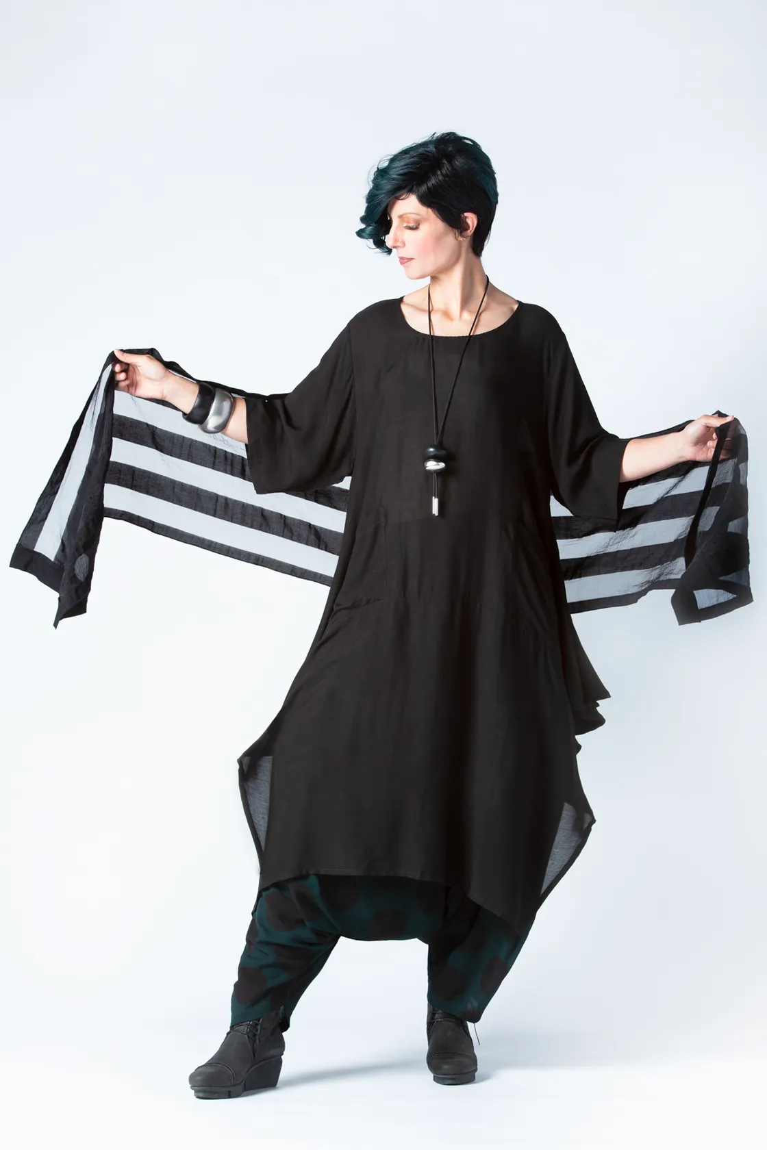 Jade Dress in Black Delphi