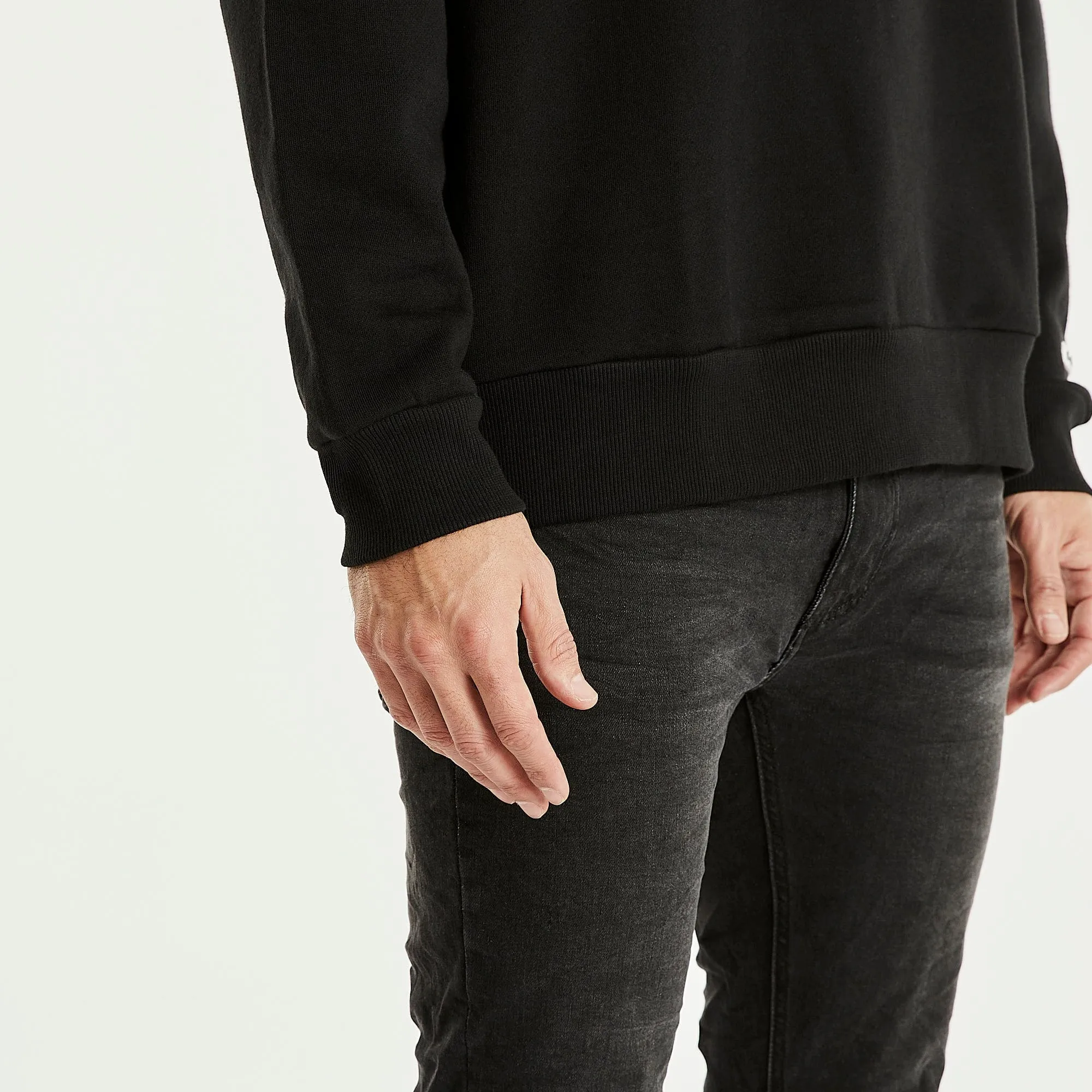 KISS CHACEY Mens Essentials Crew Neck Jumper - Jet Black