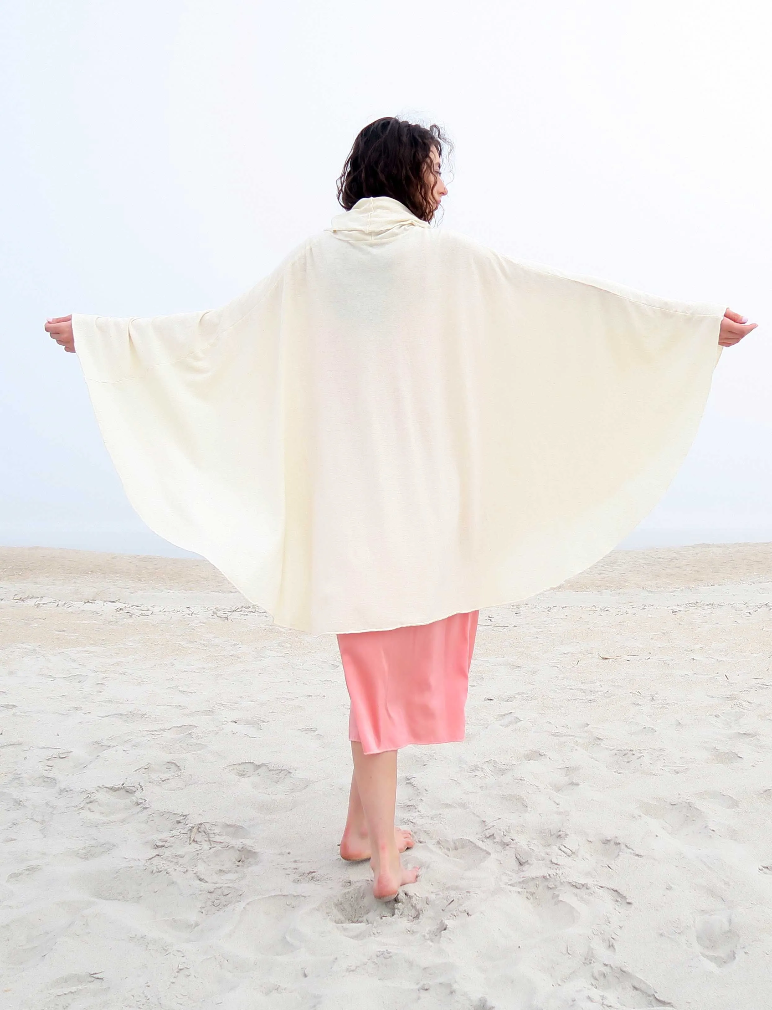 Super Cowl Aphrodite Short Cape
