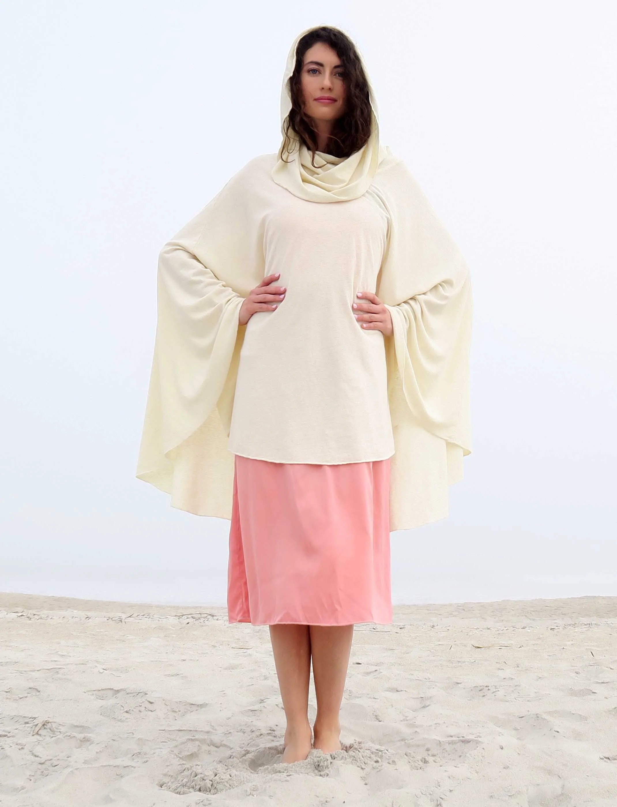 Super Cowl Aphrodite Short Cape