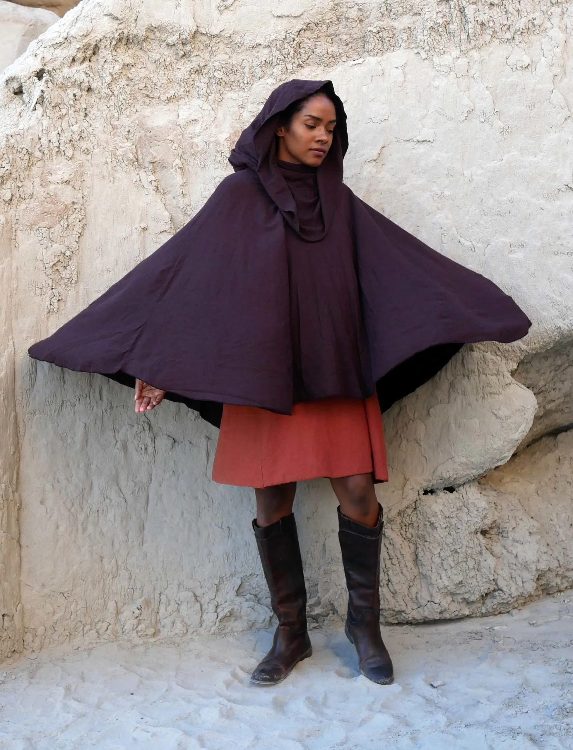 Super Cowl Aphrodite Short Cape