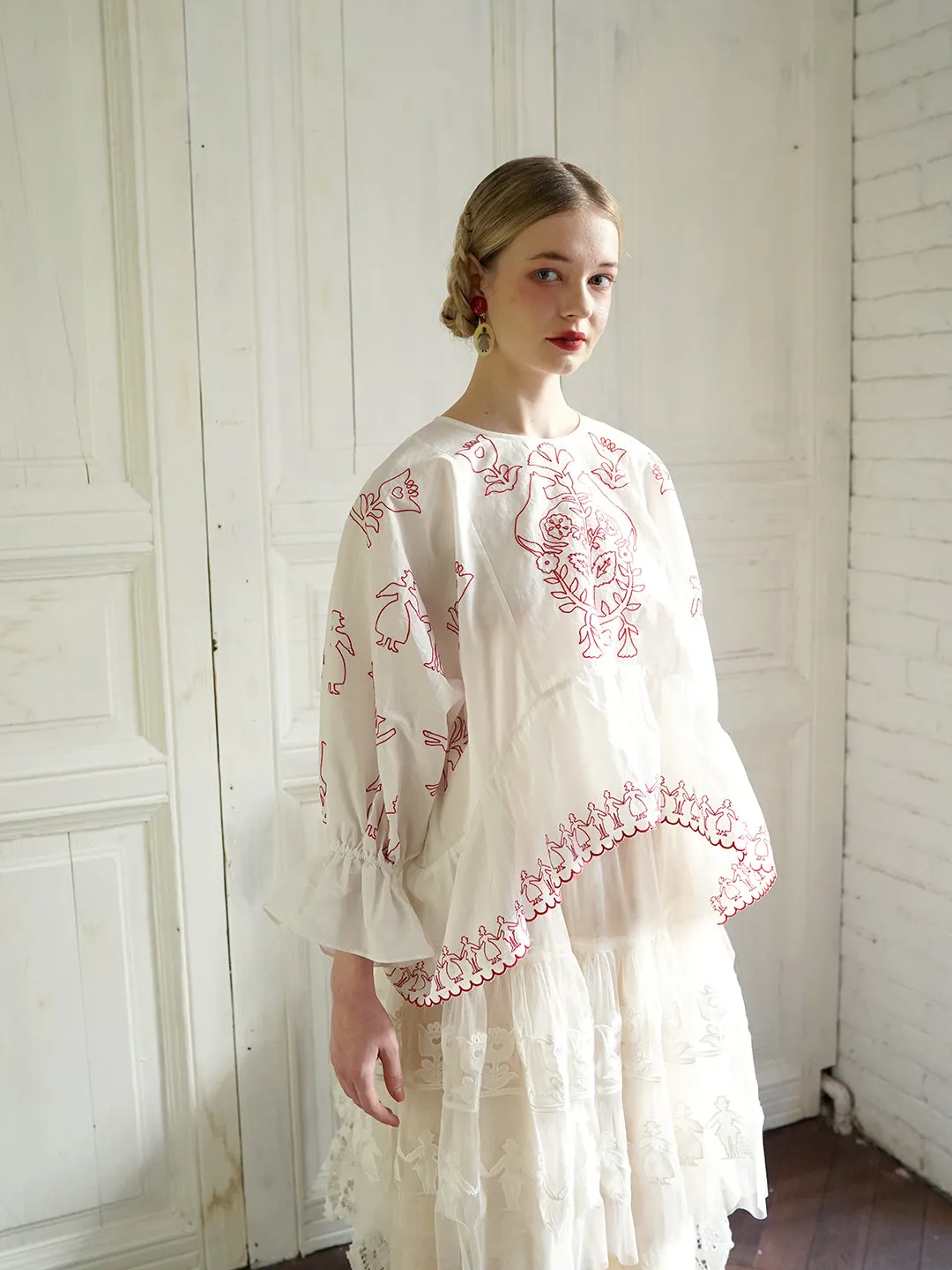 Unlogical Poem Retro Style Paper-cut Embroidery Cape Sleeve Blouse